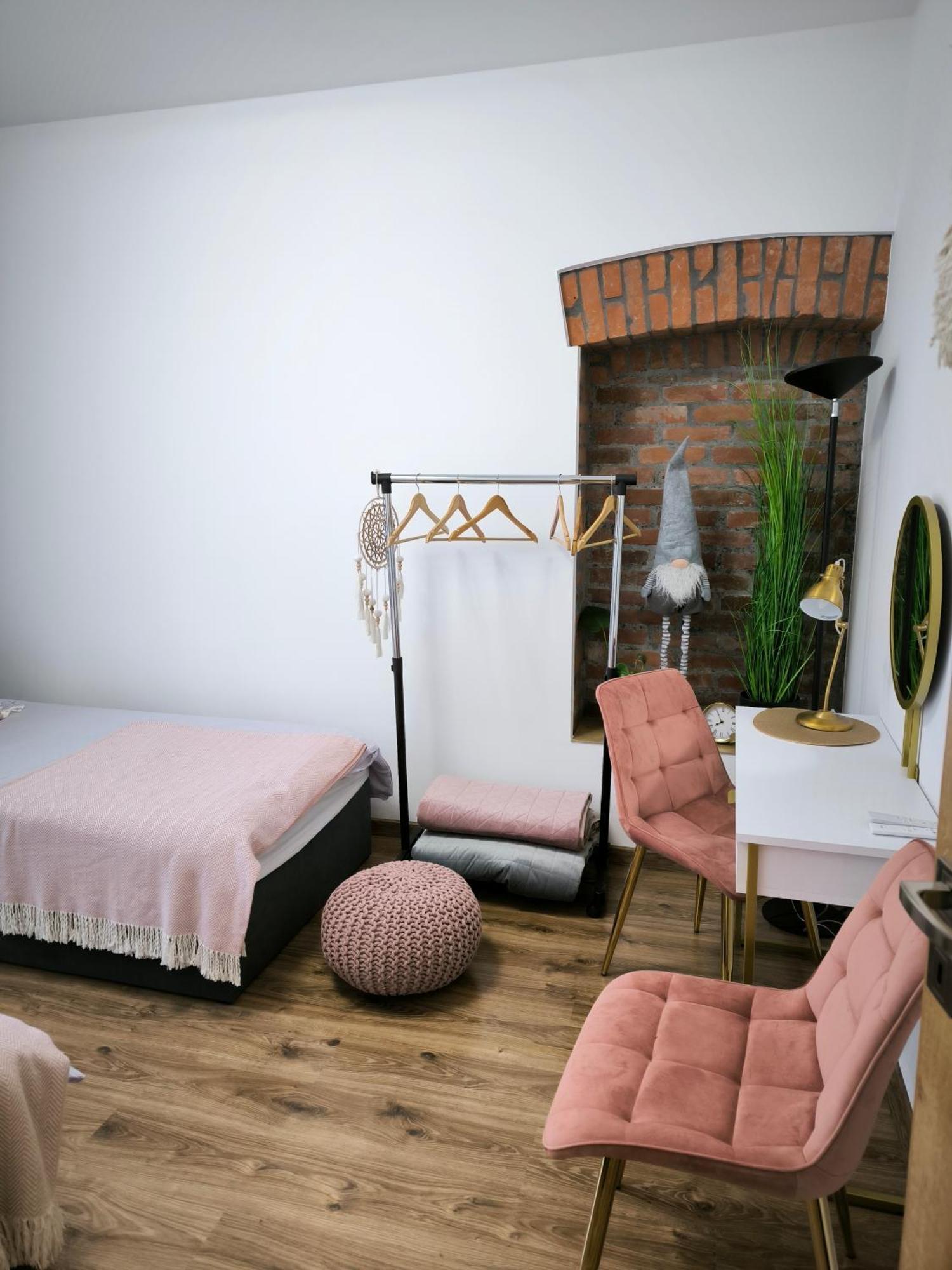 Dawna Mleczarnia Apartamenty Sosnowy โนวารูดา ภายนอก รูปภาพ