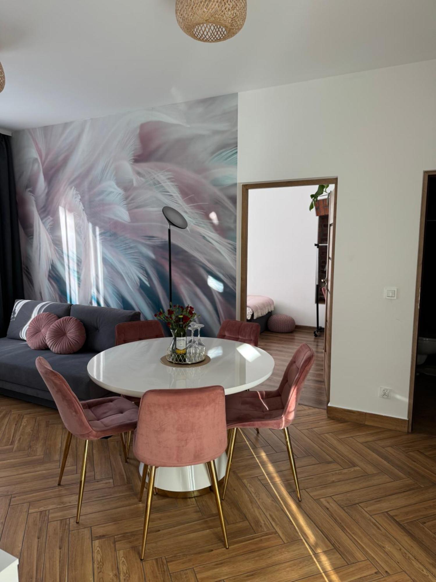 Dawna Mleczarnia Apartamenty Sosnowy โนวารูดา ภายนอก รูปภาพ