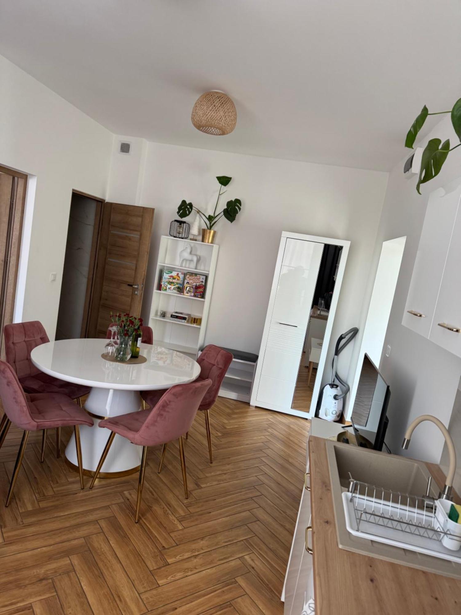 Dawna Mleczarnia Apartamenty Sosnowy โนวารูดา ภายนอก รูปภาพ