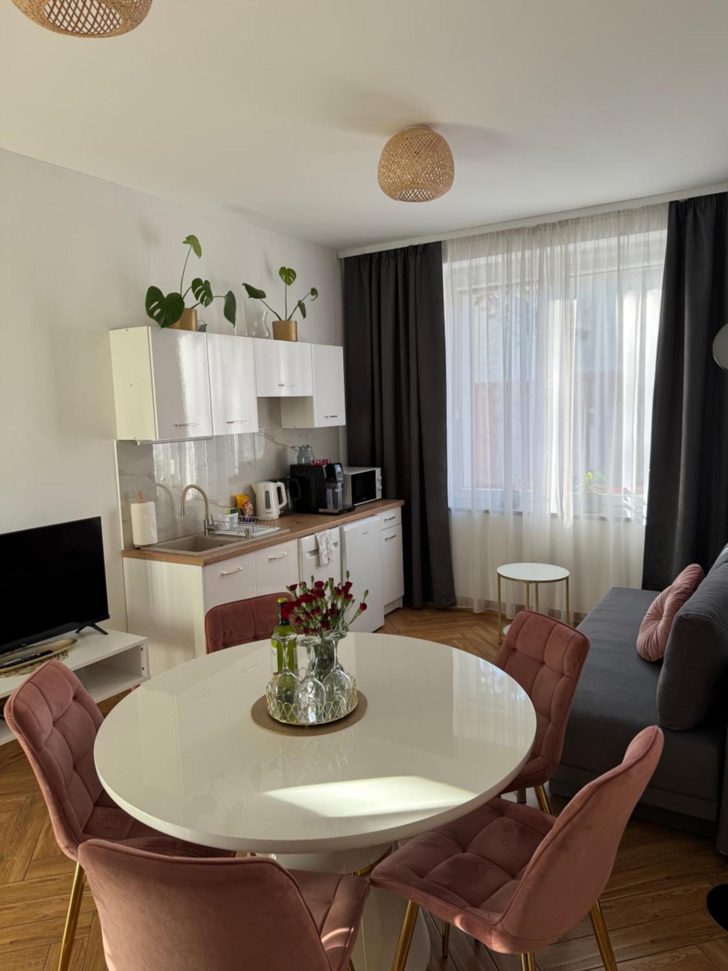Dawna Mleczarnia Apartamenty Sosnowy โนวารูดา ภายนอก รูปภาพ