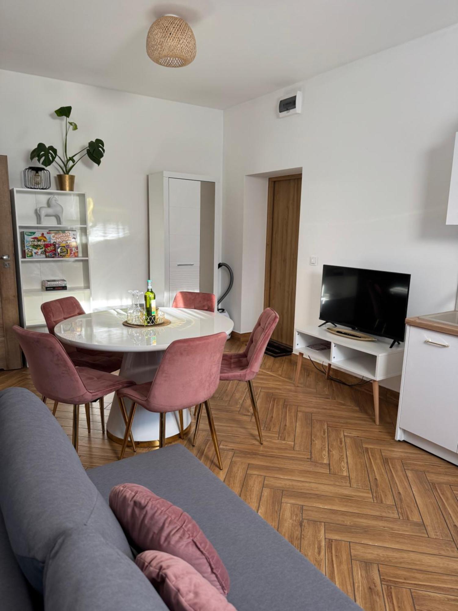 Dawna Mleczarnia Apartamenty Sosnowy โนวารูดา ภายนอก รูปภาพ